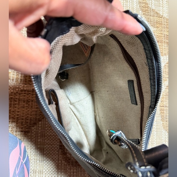 Dooney and Burke bucket shoulder bag! Exc condition!! Black color, med sz purse - Picture 12 of 15